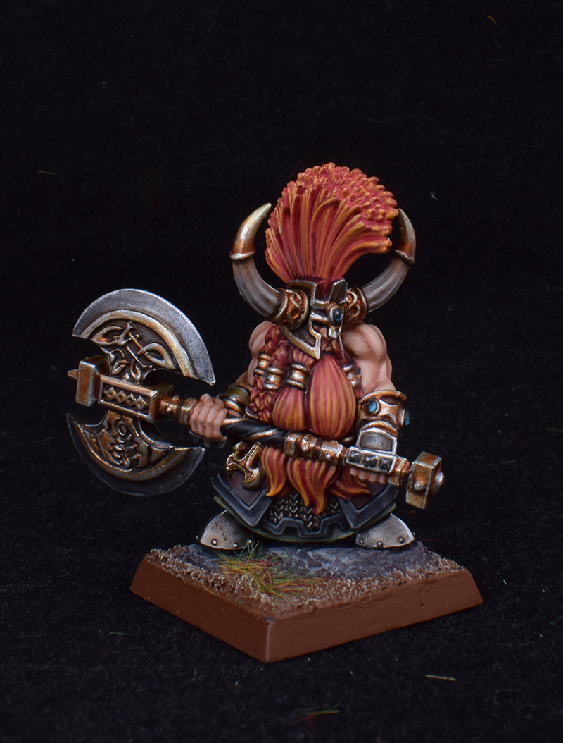 Ungrim Ironfist, the Slayer King of Karak Kadrin — painted miniature photo 1