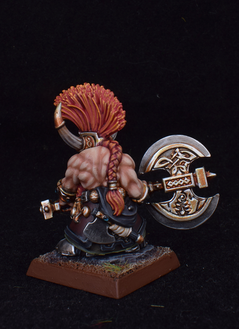 Ungrim Ironfist, the Slayer King of Karak Kadrin — painted miniature photo 3